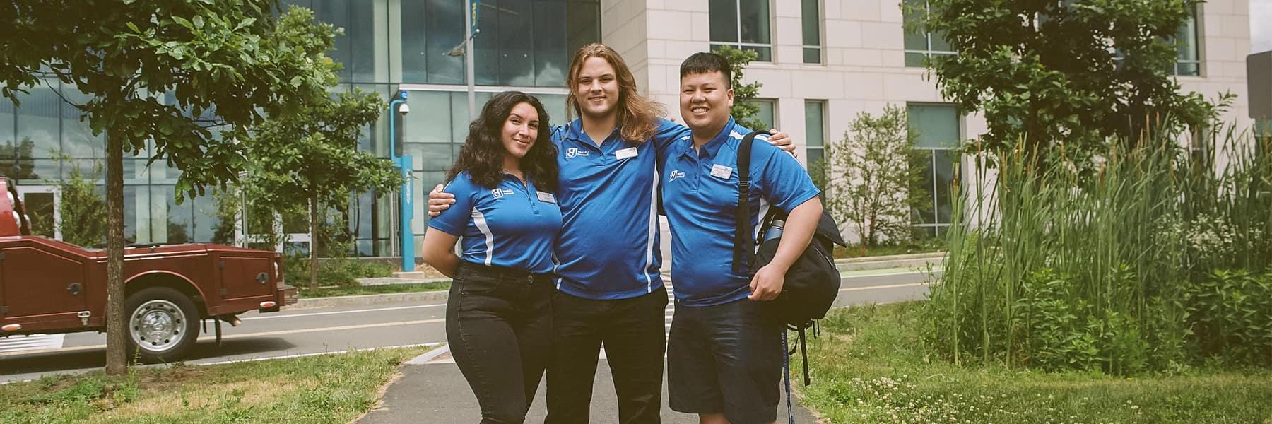 Orientation 3 Beacon Ambassadors outside.